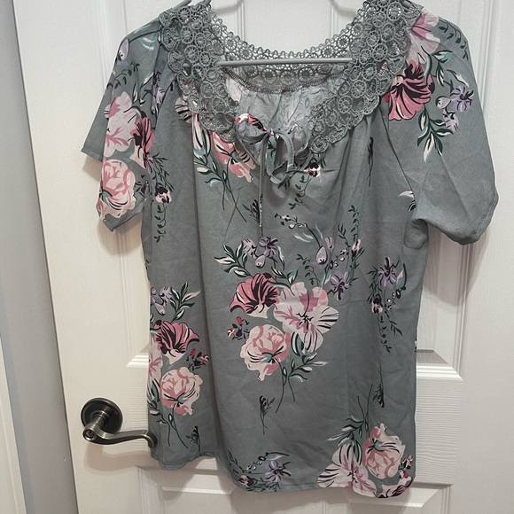 Ruffled Green and Pink Short Sleeve Blouse - Picture 3 of 12